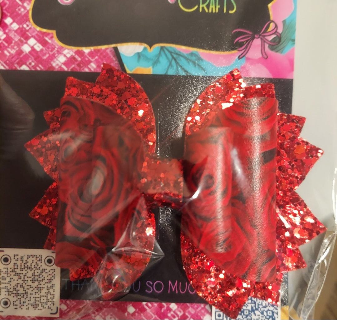 Red rose bow